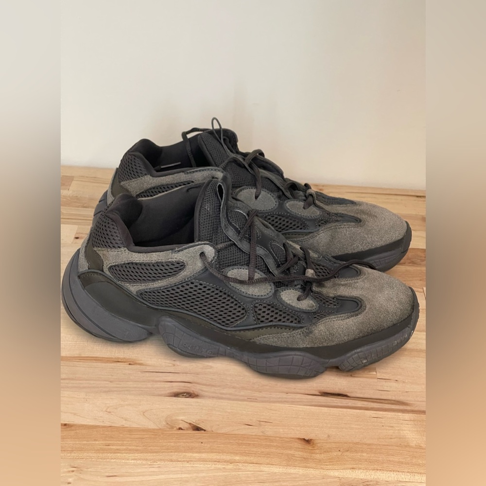 adidas Yeezy 8/10
500 "Utility Black" sneakers